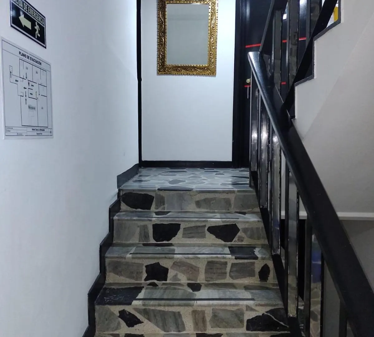 Hotel Bogota La Embajada 0*,  콜롬비아
